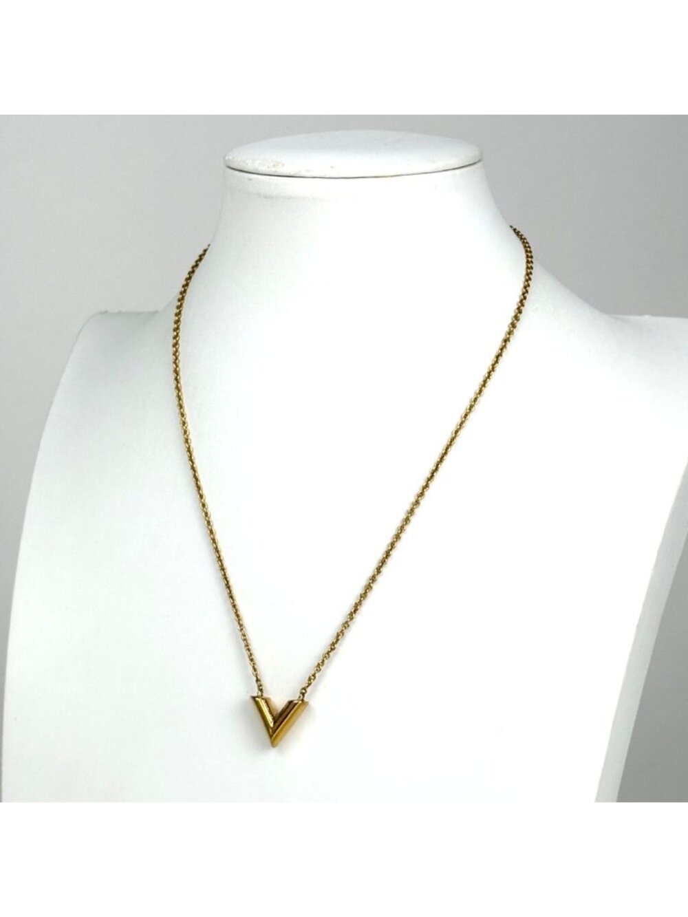 Louis Vuitton Essential Necklace Gold Plated - Picture 6 of 6